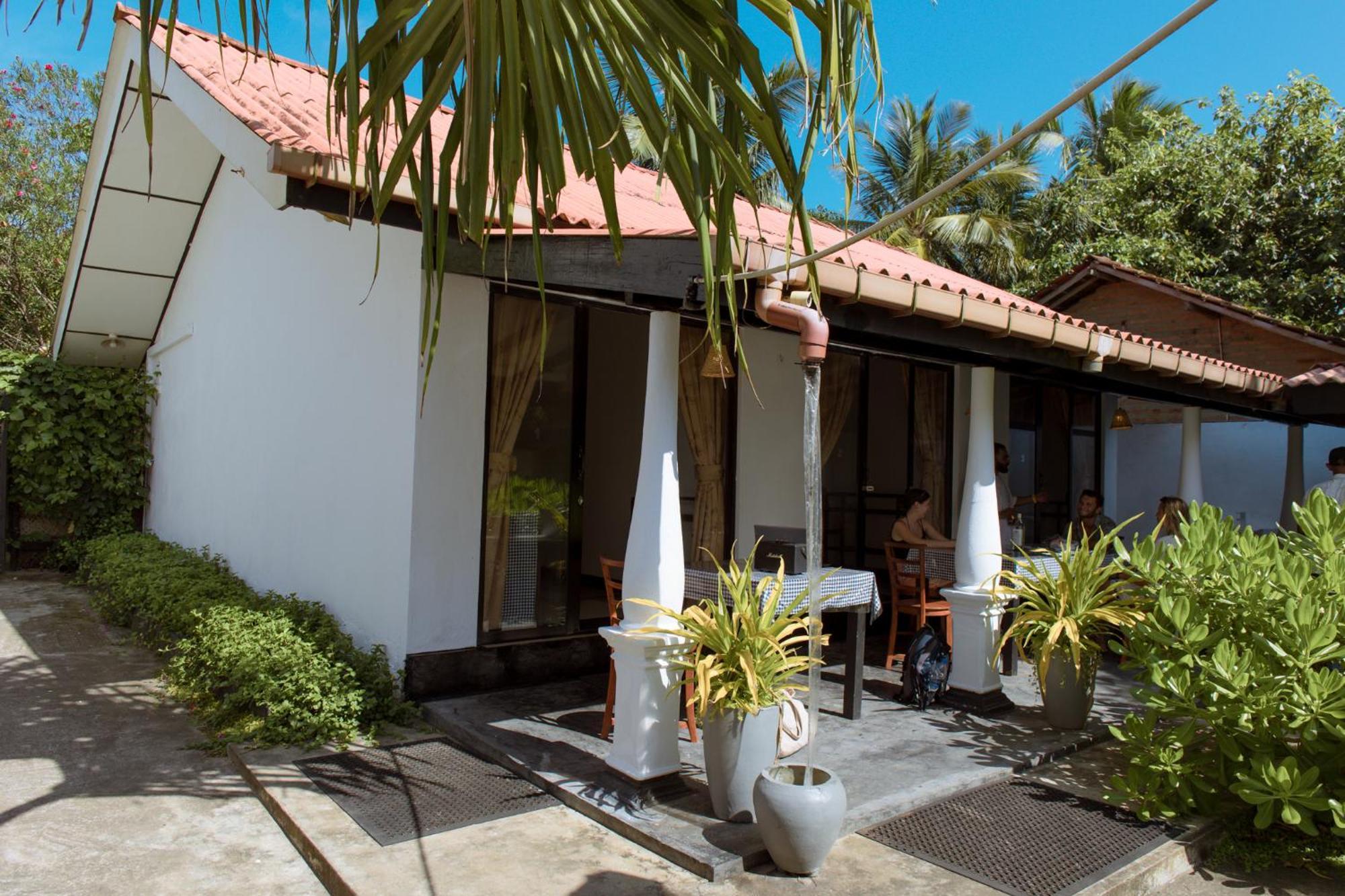 Yes Beach House Mirissa Εξωτερικό φωτογραφία